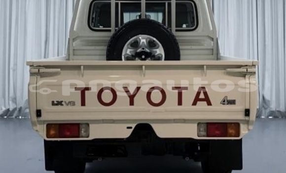 Buy Used Toyota Land Cruiser White Car in Port Moresby in National Capital District Buy Used Toyota Land Cruiser White Car in Port Moresby in National Capital District