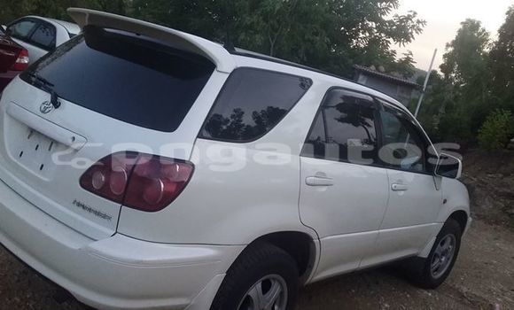 Acheter Occasion Voiture Toyota Harrier Blanc à Port Moresby, National Capital District Acheter Occasion Voiture Toyota Harrier Blanc à Port Moresby, National Capital District