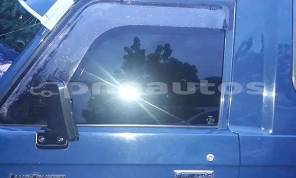 Acheter Occasion Voiture Toyota Land Cruiser Bleu à Port Moresby, National Capital District Acheter Occasion Voiture Toyota Land Cruiser Bleu à Port Moresby, National Capital District