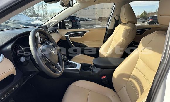 Buy Used Toyota RAV4 White Car in Aiamback in Western (Fly) Buy Used Toyota RAV4 White Car in Aiamback in Western (Fly)