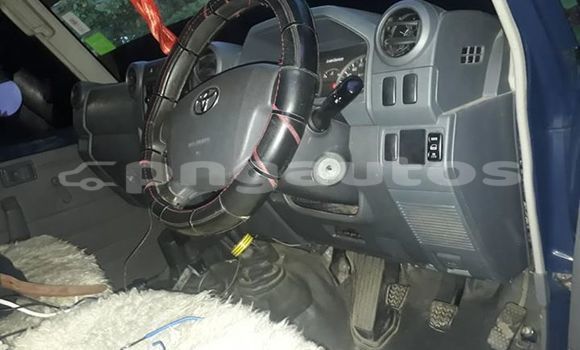 Acheter Occasion Voiture Toyota Land Cruiser Bleu à Port Moresby, National Capital District Acheter Occasion Voiture Toyota Land Cruiser Bleu à Port Moresby, National Capital District