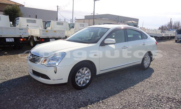 Buy Used Nissan Bluebird White Car in Port Moresby in National Capital District