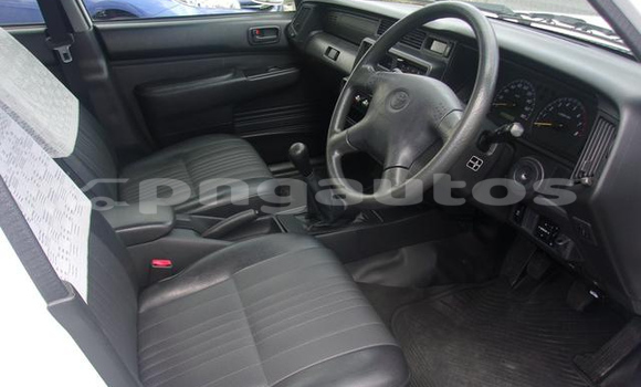 Buy Used Toyota Comfort White Car in Port Moresby in National Capital District Buy Used Toyota Comfort White Car in Port Moresby in National Capital District