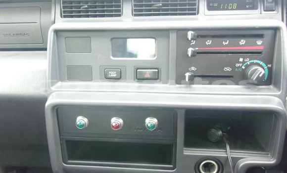 Buy Used Toyota Comfort White Car in Port Moresby in National Capital District Buy Used Toyota Comfort White Car in Port Moresby in National Capital District