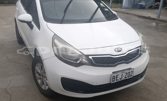 Acheter Occasion Voiture Kia Rio Blanc à Port Moresby, National Capital District Acheter Occasion Voiture Kia Rio Blanc à Port Moresby, National Capital District