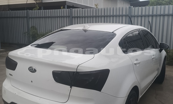 Acheter Occasion Voiture Kia Rio Blanc à Port Moresby, National Capital District Acheter Occasion Voiture Kia Rio Blanc à Port Moresby, National Capital District