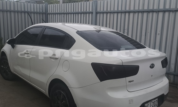 Acheter Occasion Voiture Kia Rio Blanc à Port Moresby, National Capital District Acheter Occasion Voiture Kia Rio Blanc à Port Moresby, National Capital District