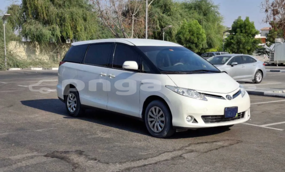 Buy Used Toyota Previa White Car in Lae in Morobe Buy Used Toyota Previa White Car in Lae in Morobe