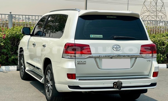 Buy Used Toyota Land Cruiser White Car in Lae in Morobe Buy Used Toyota Land Cruiser White Car in Lae in Morobe