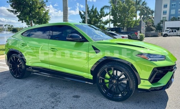 Buy Used Lamborghini Urus Green Car in Ambunti in East Sepik