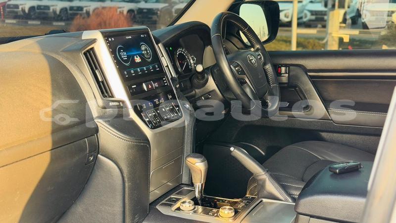 Big with watermark toyota land cruiser enga import dubai 7854