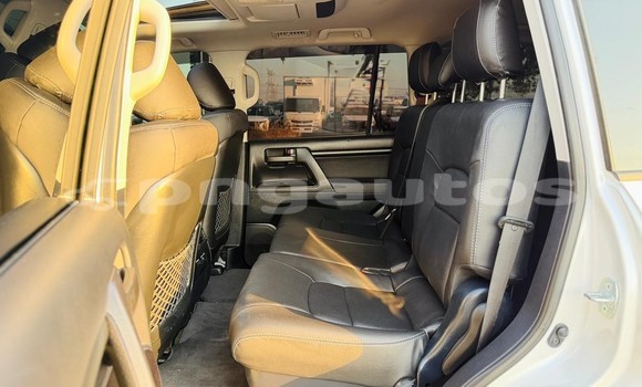 Buy Used Toyota Land Cruiser White Car in Import - Dubai in Enga Buy Used Toyota Land Cruiser White Car in Import - Dubai in Enga