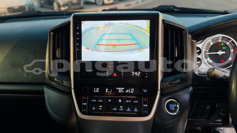 Big with watermark toyota land cruiser enga import dubai 7854