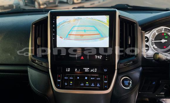 Buy Used Toyota Land Cruiser White Car in Import - Dubai in Enga Buy Used Toyota Land Cruiser White Car in Import - Dubai in Enga