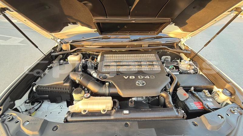 Big with watermark toyota land cruiser enga import dubai 7854