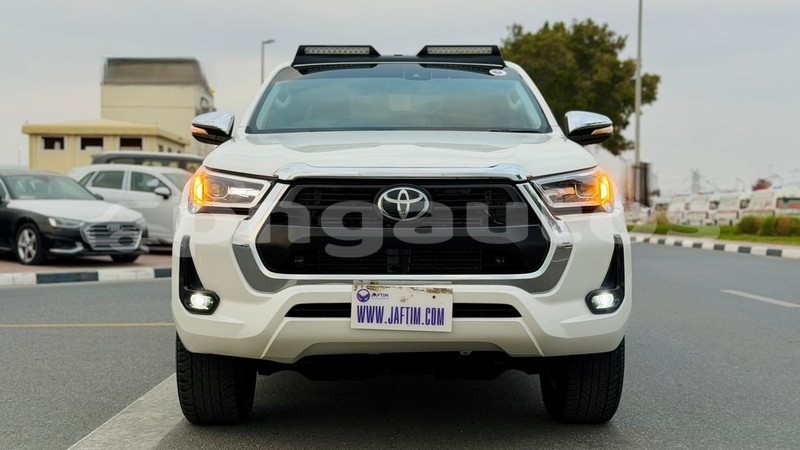 Big with watermark toyota hiluxe revo enga import dubai 7858