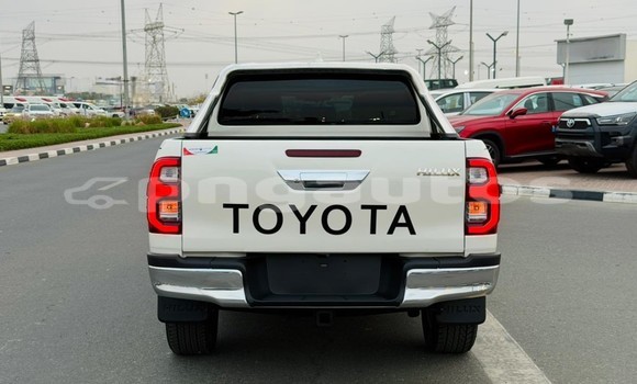 Buy Used Toyota Hiluxe Revo White Car in Import - Dubai in Enga Buy Used Toyota Hiluxe Revo White Car in Import - Dubai in Enga