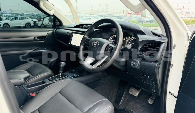 Big with watermark toyota hiluxe revo enga import dubai 7858