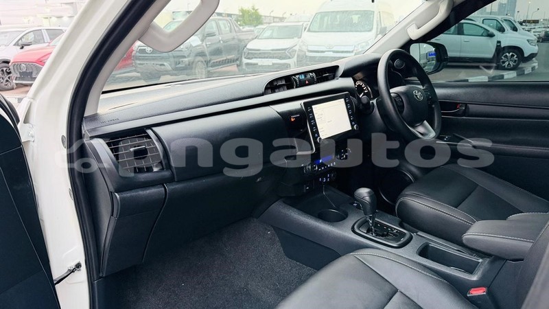 Big with watermark toyota hiluxe revo enga import dubai 7858