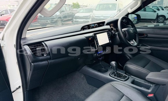 Buy Used Toyota Hiluxe Revo White Car in Import - Dubai in Enga Buy Used Toyota Hiluxe Revo White Car in Import - Dubai in Enga