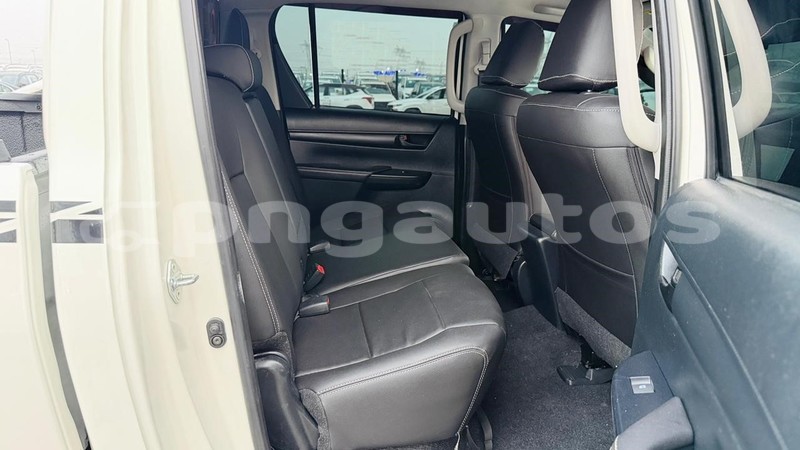 Big with watermark toyota hiluxe revo enga import dubai 7858