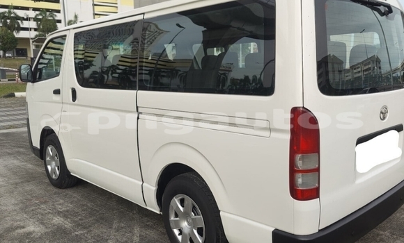 Acheter Occasion Voiture Toyota Hiace Blanc à Arufa, Western Highlands Acheter Occasion Voiture Toyota Hiace Blanc à Arufa, Western Highlands