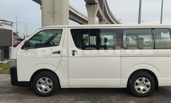 Acheter Occasion Voiture Toyota Hiace Blanc à Arufa, Western Highlands Acheter Occasion Voiture Toyota Hiace Blanc à Arufa, Western Highlands