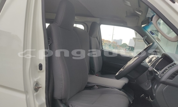 Acheter Occasion Voiture Toyota Hiace Blanc à Arufa, Western Highlands Acheter Occasion Voiture Toyota Hiace Blanc à Arufa, Western Highlands