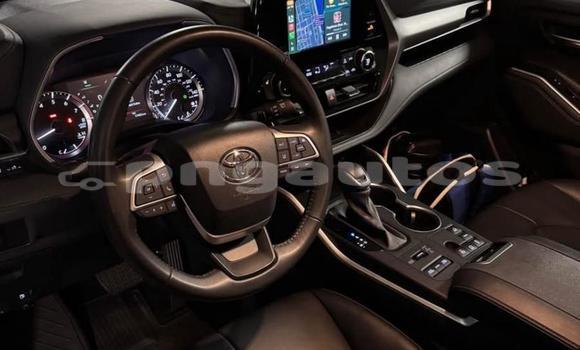 Buy Used Toyota Highlander White Car in Port Moresby in National Capital District Buy Used Toyota Highlander White Car in Port Moresby in National Capital District