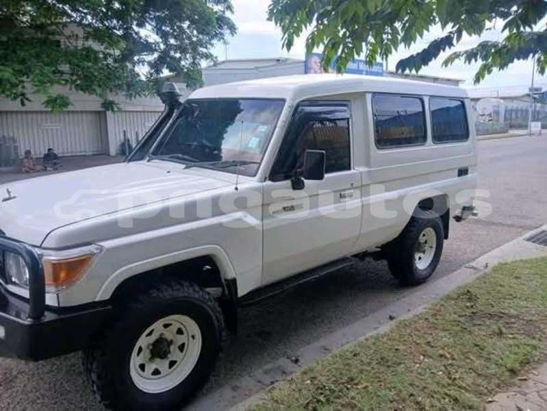 Big with watermark toyota land cruiser prado madang monara 7871