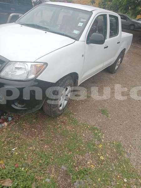 Big with watermark toyota hilux madang monara 7895