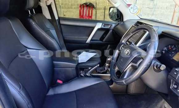 Buy Used Toyota Land Cruiser Black Car in Arou in Madang Buy Used Toyota Land Cruiser Black Car in Arou in Madang