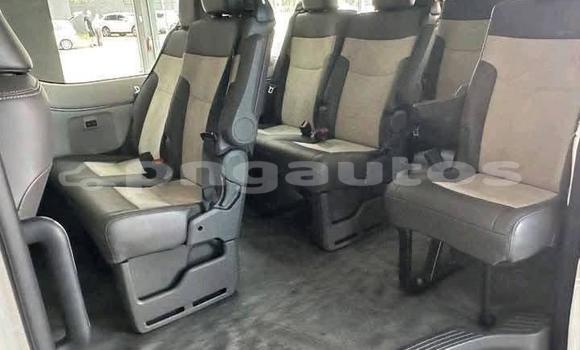 Buy Used Toyota Hiace White Car in Port Moresby in National Capital District Buy Used Toyota Hiace White Car in Port Moresby in National Capital District