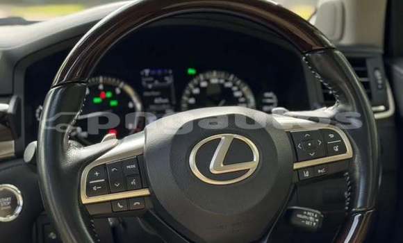 Buy Used Lexus LX 570 White Car in Port Moresby in National Capital District