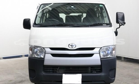 Buy Used Toyota Hiace White Car in Port Moresby in National Capital District