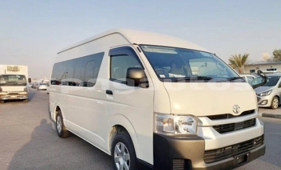 Buy Used Toyota Hiace White Car in Port Moresby in National Capital District Buy Used Toyota Hiace White Car in Port Moresby in National Capital District