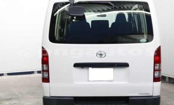 Buy Used Toyota Hiace White Car in Port Moresby in National Capital District Buy Used Toyota Hiace White Car in Port Moresby in National Capital District