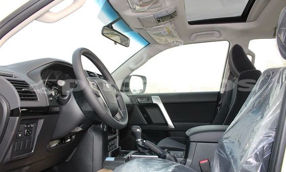 Buy Used Toyota Land Cruiser Prado White Car in Port Moresby in National Capital District Buy Used Toyota Land Cruiser Prado White Car in Port Moresby in National Capital District