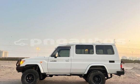 Buy Used Toyota Land Cruiser White Car in Port Moresby in National Capital District Buy Used Toyota Land Cruiser White Car in Port Moresby in National Capital District