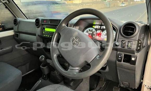 Buy Used Toyota Land Cruiser White Car in Port Moresby in National Capital District Buy Used Toyota Land Cruiser White Car in Port Moresby in National Capital District