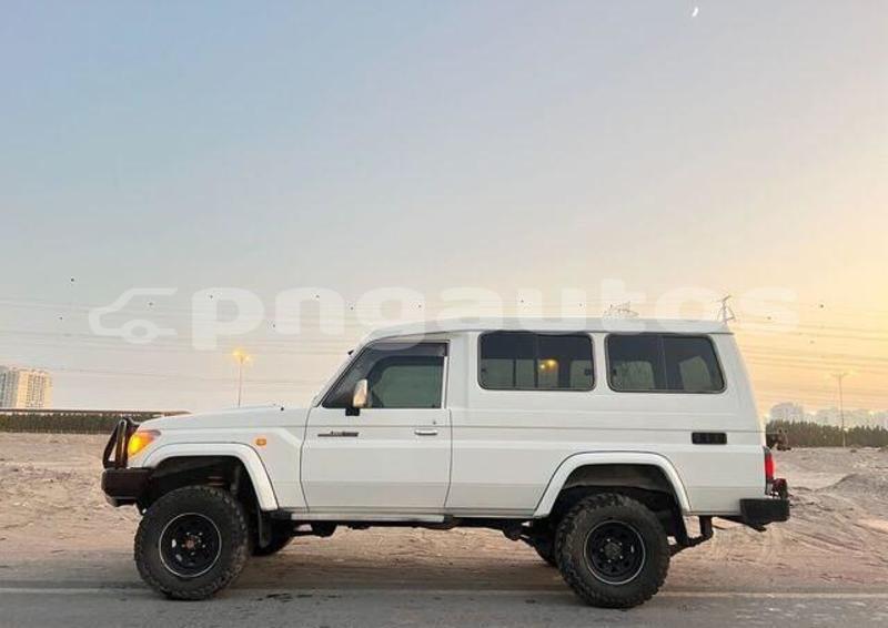 Big with watermark toyota land cruiser morobe lae 7943
