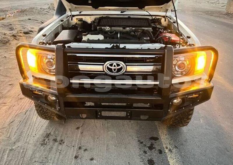 Big with watermark toyota land cruiser morobe lae 7943