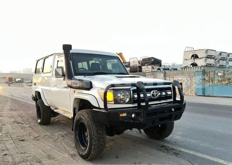 Big with watermark toyota land cruiser western fly aiamback 7944