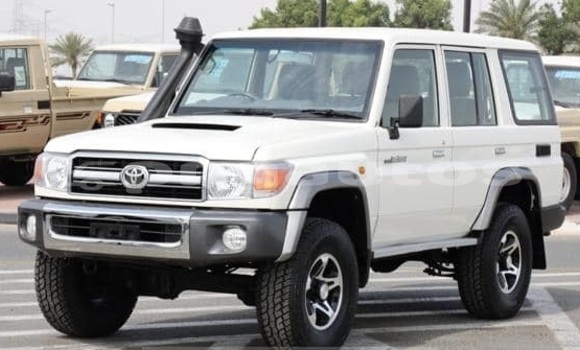 Buy Used Toyota Land Cruiser White Car in Yangoru in East Sepik Buy Used Toyota Land Cruiser White Car in Yangoru in East Sepik