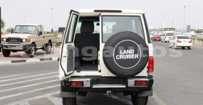 Big with watermark toyota land cruiser east sepik yangoru 7945