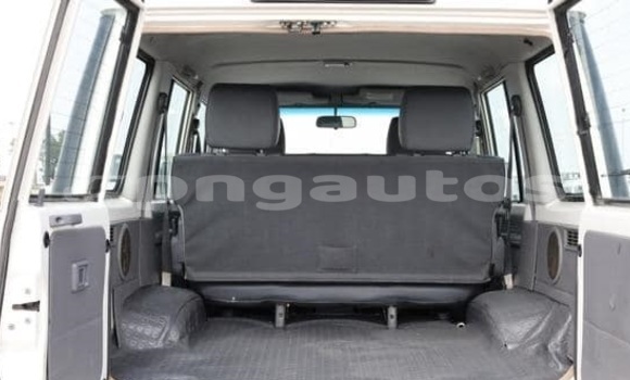 Buy Used Toyota Land Cruiser White Car in Yangoru in East Sepik Buy Used Toyota Land Cruiser White Car in Yangoru in East Sepik