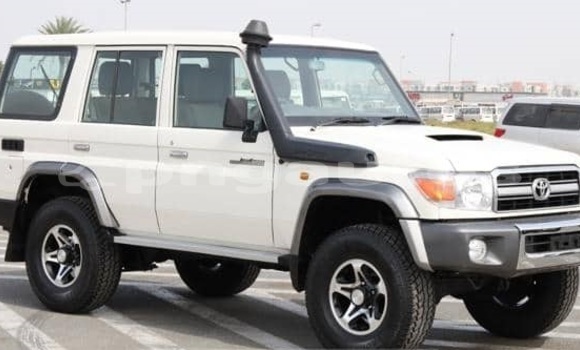 Buy Used Toyota Land Cruiser White Car in Yangoru in East Sepik Buy Used Toyota Land Cruiser White Car in Yangoru in East Sepik