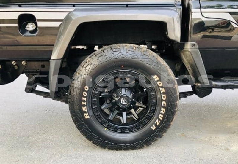 Big with watermark toyota land cruiser east sepik ambunti 7947