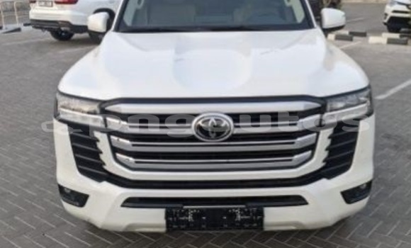 Buy Used Toyota Land Cruiser White Car in Lae in Morobe