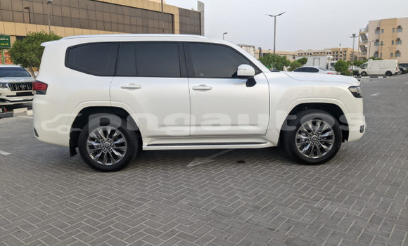 Buy Used Toyota Land Cruiser White Car in Lae in Morobe Buy Used Toyota Land Cruiser White Car in Lae in Morobe
